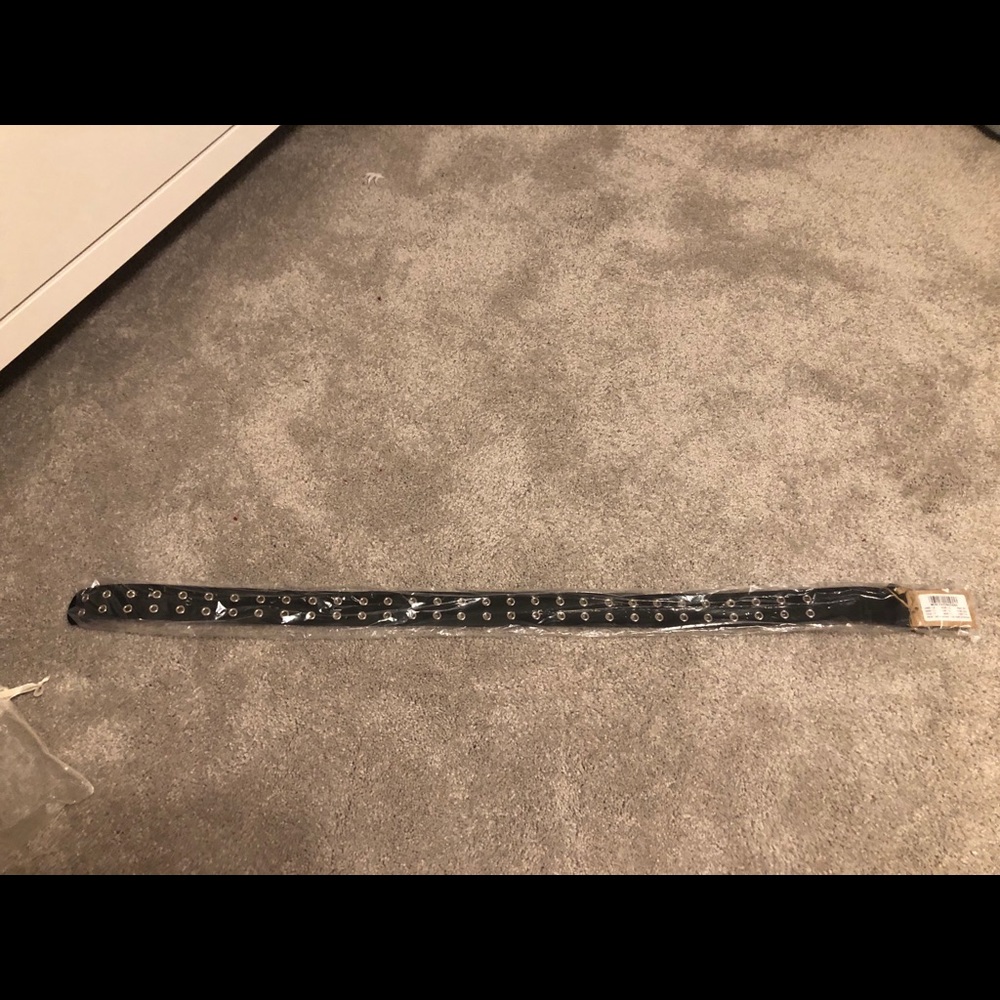 Black brandy Melville belt